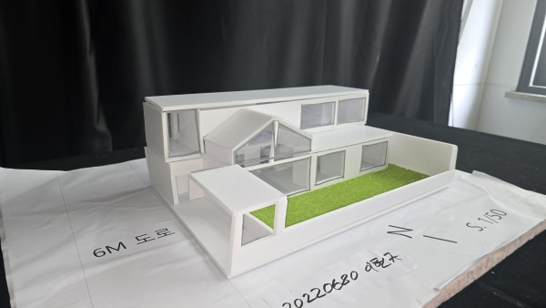 b2bd680de17ea3d9f5f87b338a00b38a_1755146165_3511.jpg